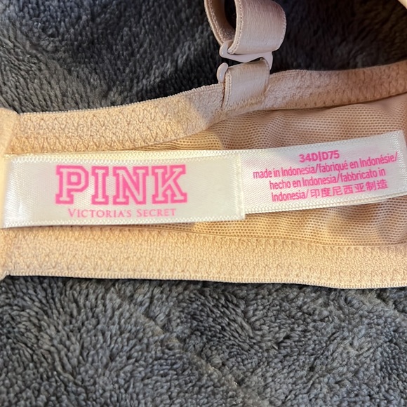 Women Victoria's Secret Pink Wear Everywhere Push Up Bra; 34D - Picture 2 of 3